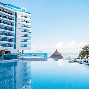 Las Americas Torre Del Mar Hotel