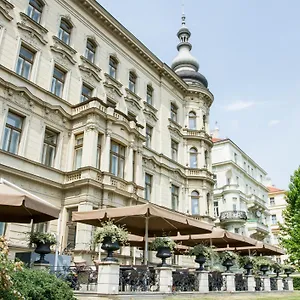 Le Palais Art Hotel